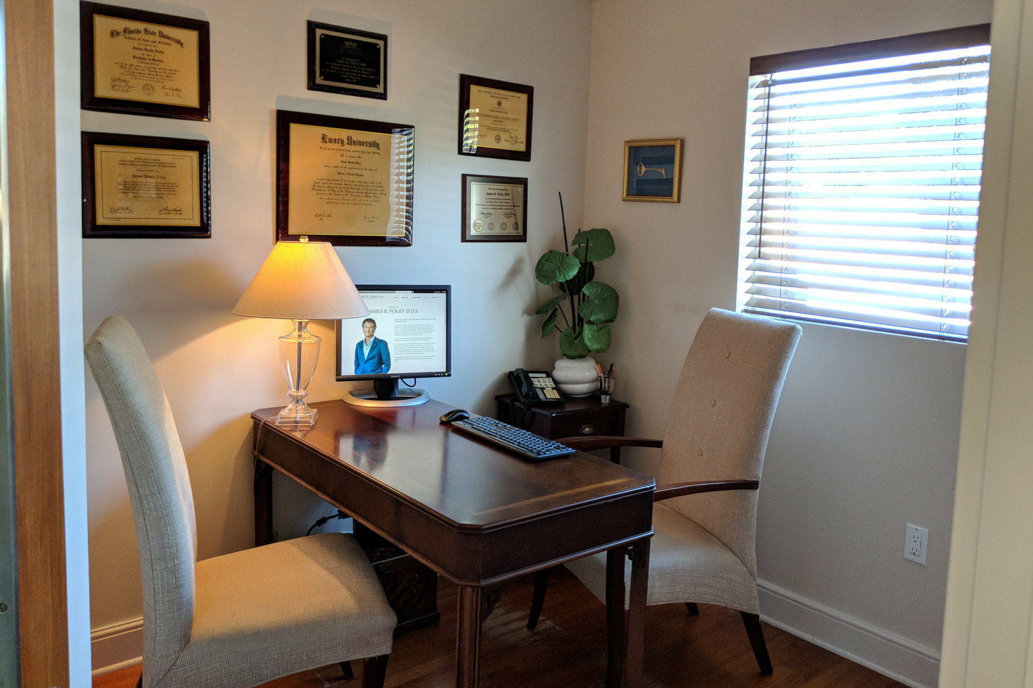 Dentist James B. Foley's Office | Sarasota, FL Dentist
